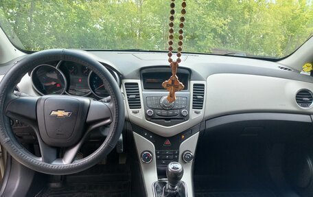 Chevrolet Cruze II, 2012 год, 655 000 рублей, 9 фотография