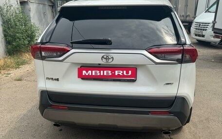 Toyota RAV4, 2021 год, 4 150 000 рублей, 6 фотография