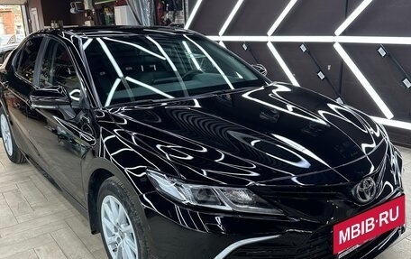 Toyota Camry, 2021 год, 3 400 000 рублей, 2 фотография