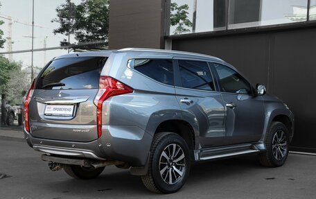 Mitsubishi Pajero Sport III рестайлинг, 2017 год, 2 850 000 рублей, 5 фотография
