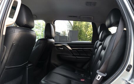 Mitsubishi Pajero Sport III рестайлинг, 2017 год, 2 850 000 рублей, 11 фотография