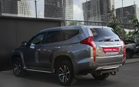 Mitsubishi Pajero Sport III рестайлинг, 2017 год, 2 850 000 рублей, 7 фотография
