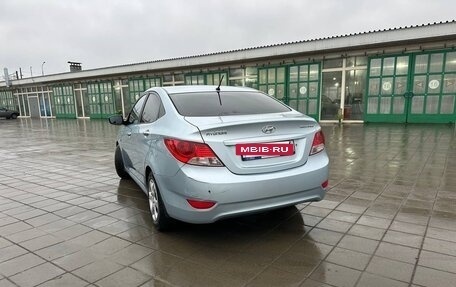 Hyundai Solaris II рестайлинг, 2011 год, 600 000 рублей, 3 фотография