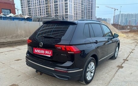 Volkswagen Tiguan II, 2021 год, 3 010 000 рублей, 5 фотография