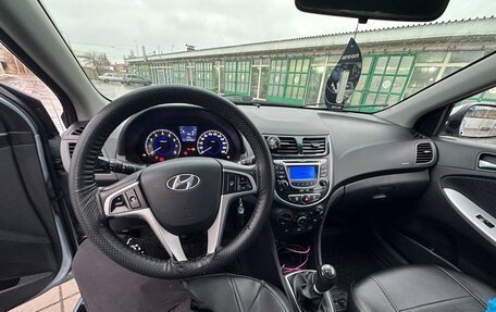 Hyundai Solaris II рестайлинг, 2011 год, 600 000 рублей, 8 фотография