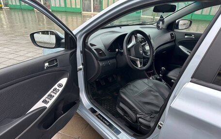 Hyundai Solaris II рестайлинг, 2011 год, 600 000 рублей, 7 фотография