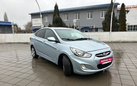 Hyundai Solaris II рестайлинг, 2011 год, 600 000 рублей, 6 фотография