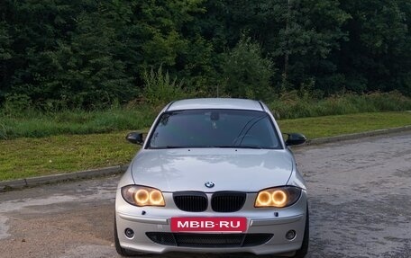 BMW 1 серия, 2004 год, 870 000 рублей, 2 фотография