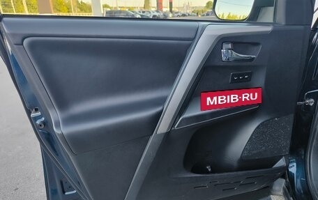 Toyota RAV4, 2018 год, 2 700 000 рублей, 9 фотография