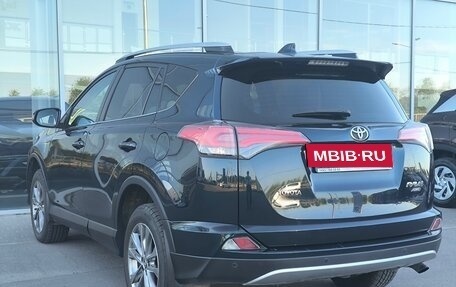 Toyota RAV4, 2018 год, 2 700 000 рублей, 8 фотография