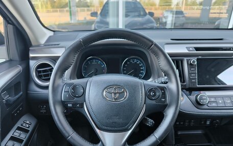 Toyota RAV4, 2018 год, 2 700 000 рублей, 11 фотография