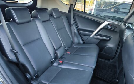 Toyota RAV4, 2018 год, 2 700 000 рублей, 20 фотография