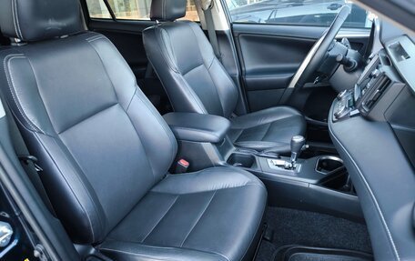 Toyota RAV4, 2018 год, 2 700 000 рублей, 18 фотография