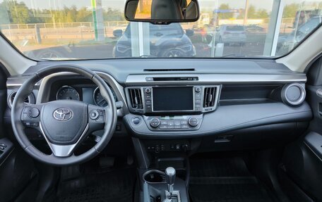 Toyota RAV4, 2018 год, 2 700 000 рублей, 16 фотография