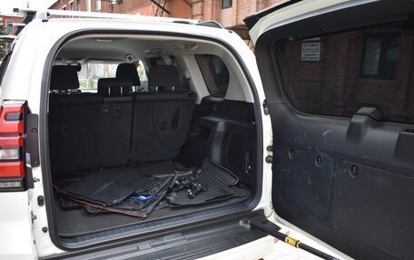 Toyota Land Cruiser Prado 150 рестайлинг 2, 2018 год, 5 099 999 рублей, 3 фотография