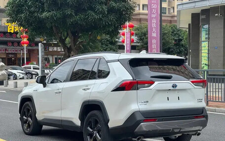 Toyota RAV4, 2021 год, 2 500 000 рублей, 8 фотография