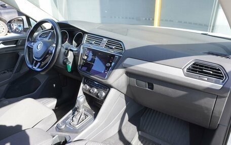 Volkswagen Tiguan II, 2019 год, 2 270 000 рублей, 11 фотография