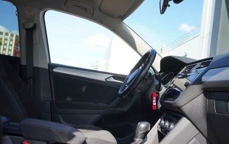 Volkswagen Tiguan II, 2019 год, 2 270 000 рублей, 12 фотография