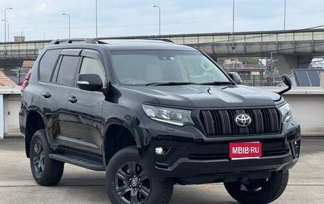 Toyota Land Cruiser Prado 150 рестайлинг 2, 2022 год, 3 750 070 рублей, 1 фотография
