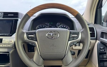 Toyota Land Cruiser Prado 150 рестайлинг 2, 2022 год, 3 750 070 рублей, 19 фотография