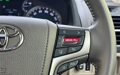 Toyota Land Cruiser Prado 150 рестайлинг 2, 2022 год, 3 750 070 рублей, 21 фотография