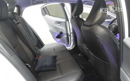 Toyota Prius IV XW50, 2024 год, 3 000 000 рублей, 10 фотография