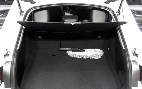 Toyota Prius IV XW50, 2024 год, 3 000 000 рублей, 20 фотография