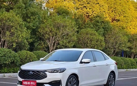 Ford Escort, 2022 год, 1 300 000 рублей, 1 фотография