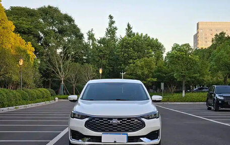 Ford Escort, 2022 год, 1 300 000 рублей, 2 фотография