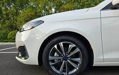 Ford Escort, 2022 год, 1 300 000 рублей, 6 фотография