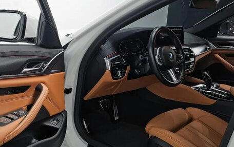 BMW 5 серия, 2022 год, 3 600 000 рублей, 11 фотография
