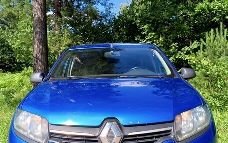 Renault Logan II, 2015 год, 640 000 рублей, 10 фотография
