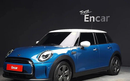 MINI Clubman, 2022 год, 2 150 000 рублей, 2 фотография