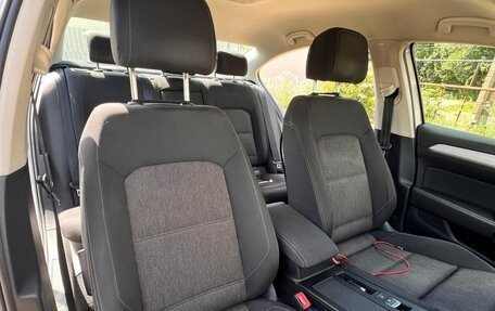 Volkswagen Passat B8 рестайлинг, 2015 год, 1 745 000 рублей, 8 фотография