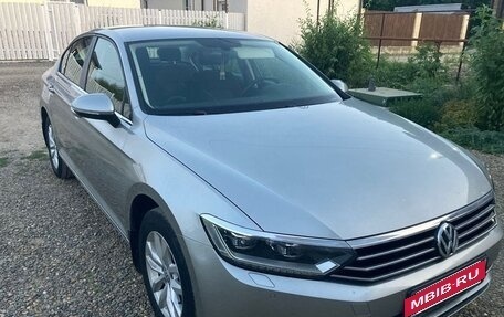 Volkswagen Passat B8 рестайлинг, 2015 год, 1 745 000 рублей, 4 фотография