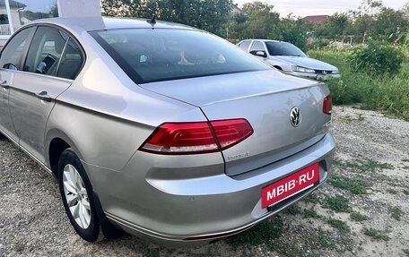Volkswagen Passat B8 рестайлинг, 2015 год, 1 745 000 рублей, 16 фотография