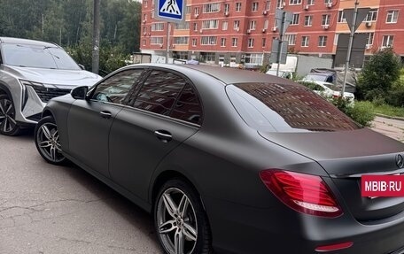 Mercedes-Benz E-Класс, 2019 год, 3 200 000 рублей, 3 фотография