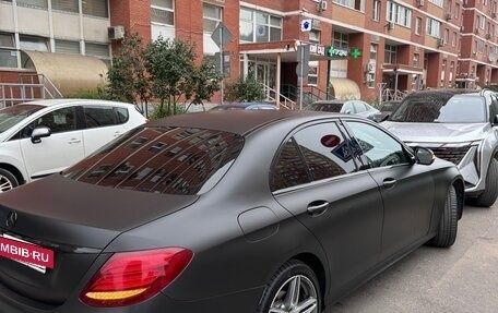 Mercedes-Benz E-Класс, 2019 год, 3 200 000 рублей, 4 фотография