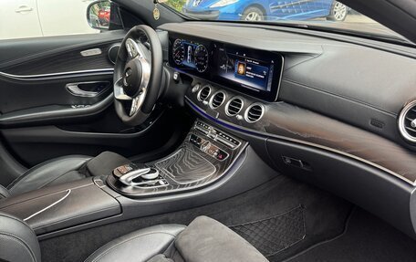 Mercedes-Benz E-Класс, 2019 год, 3 200 000 рублей, 6 фотография