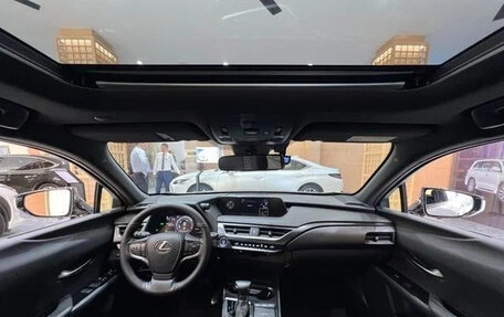 Lexus UX I, 2021 год, 2 648 656 рублей, 10 фотография