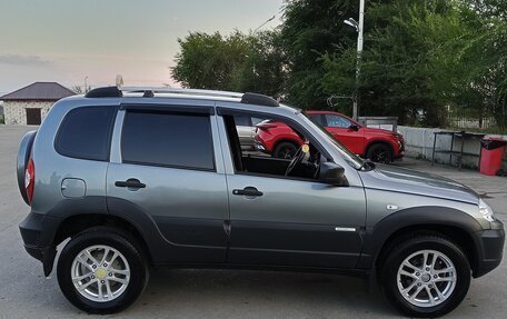 Chevrolet Niva I рестайлинг, 2013 год, 590 000 рублей, 4 фотография