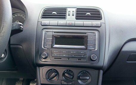 Volkswagen Polo VI (EU Market), 2013 год, 450 000 рублей, 18 фотография