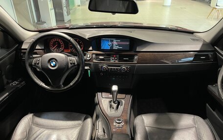 BMW 3 серия, 2011 год, 800 000 рублей, 17 фотография