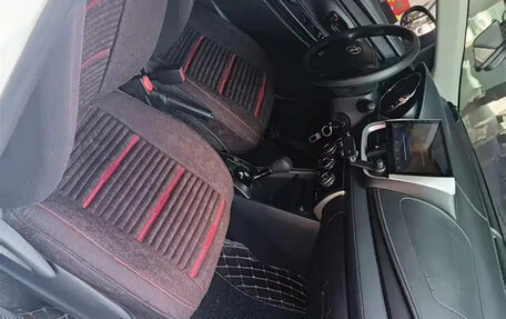 Toyota Yaris, 2020 год, 1 150 000 рублей, 13 фотография