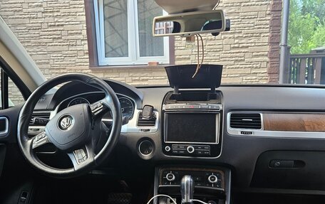 Volkswagen Touareg III, 2015 год, 2 999 999 рублей, 5 фотография