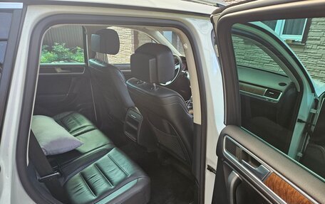 Volkswagen Touareg III, 2015 год, 2 999 999 рублей, 7 фотография