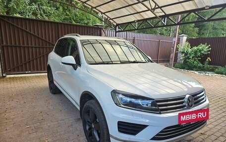 Volkswagen Touareg III, 2015 год, 2 999 999 рублей, 10 фотография