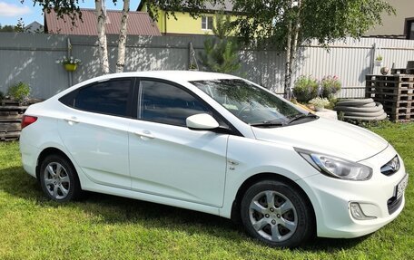 Hyundai Solaris II рестайлинг, 2013 год, 939 000 рублей, 5 фотография