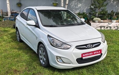 Hyundai Solaris II рестайлинг, 2013 год, 939 000 рублей, 4 фотография