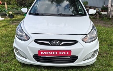 Hyundai Solaris II рестайлинг, 2013 год, 939 000 рублей, 3 фотография